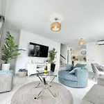 Welcome To Bali A Luxurious Modern Getaway Los Cristianos (Tenerife)