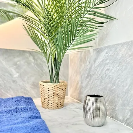 Welcome To Bali A Luxurious Modern Getaway Willa Los Cristianos (Tenerife)