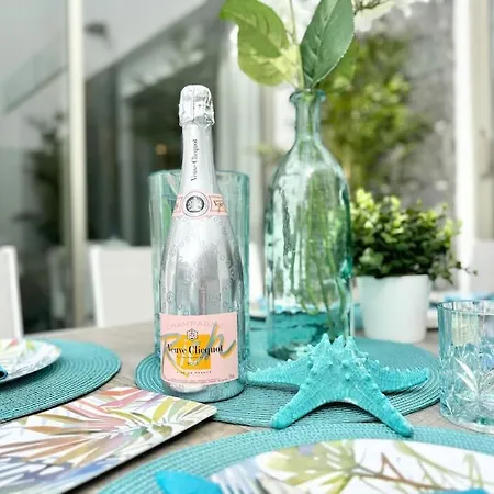 Welcome To Bali A Luxurious Modern Getaway Los Cristianos (Tenerife)