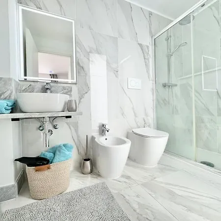 Welcome To Bali A Luxurious Modern Getaway * Los Cristianos (Tenerife)